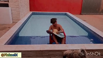 Preview 1 of Vidayse Xxx Video Daonloding - Renan Martins Pantaneiro Pulando Comigo Na Piscina da Produtora PJTX