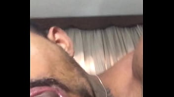 Preview 1 of Bokep Mom Son Kanada - CHUPANDO UM PIROC&Atilde_O GRANDE