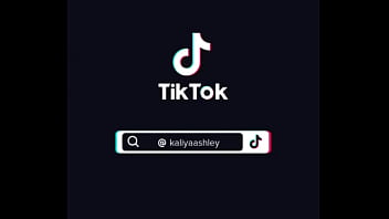 Preview 4 of Bus Sex Publi - Kaliii twerking