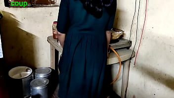 Preview 1 of Doggarlic Xxx - खाना बनाते हुए देखा भाभी को पकड़कर जबरदस्ती उसके साथ सेक्स कर दिया और कहा तुम बहुत खूबसूरत हो