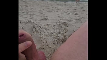 Preview 4 of Bobes Romance - Dick flash for girls on the beach
