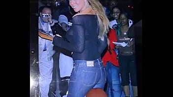 Preview 1 of Girl Bella - MARIAH CAREY&#039_S ASS LOOKS SO GOOD MADE ME CUM