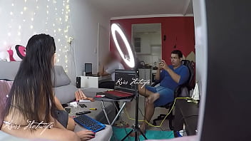 Preview 4 of Dildo Anal Feet - Me exibir para o tecnico do computador e o corno manso do meu marido nem percebeu