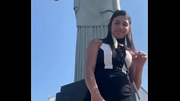 Preview 3 of Indian Blue Filim - Novinha sem calcinha no cristo redentor. Lalla Potira