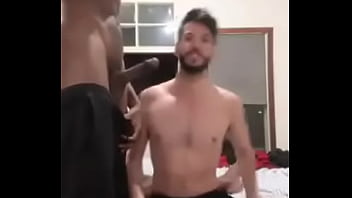 Preview 3 of Arbi Mom Salopin Hot Video San - Chupando os tr&ecirc_s amigos