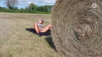 Preview 1 of Xxxviod E - The public agent Lucie is fucked by a stranger in the nature by the roadside !!! What a bitch !!