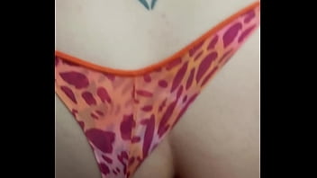 Preview 1 of Zombie Squirt - Minha vizinha nem sonha que o marid&atilde_o fode meu cu todo dia!!