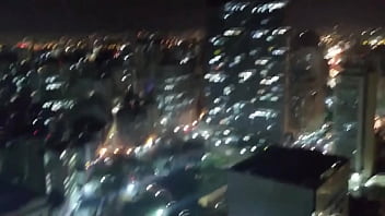 Preview 2 of Jilbab Kafir - Mulher fica com seios de fora no edificio Martinelle no centro de S&atilde_o Paulo