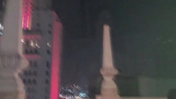 Preview 3 of Jilbab Kafir - Mulher fica com seios de fora no edificio Martinelle no centro de S&atilde_o Paulo