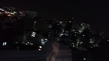 Preview 1 of Jilbab Kafir - Mulher fica com seios de fora no edificio Martinelle no centro de S&atilde_o Paulo
