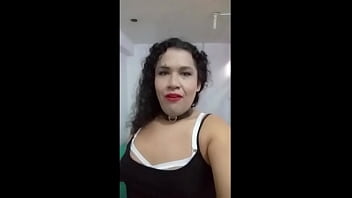 Preview 1 of Curvy Long - Gorda transexual mostrando culo y tanga en su habitaci&oacute_n