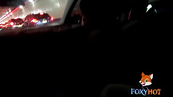 Preview 2 of Seal Broken Of Virgin - Fan me conoce en NYC y me ofrece llevarme a mi Hotel,  obvioamente aproveche para pagarle el favor,  me metio mano y le iba masturbando la verga. Video completo en mi canal premium de xvideos