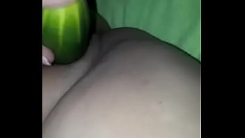 Preview 4 of Six Mell - Vecina juega con un pepino