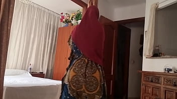 Preview 1 of Fuck Present Sister - Musulmana bien cachonda