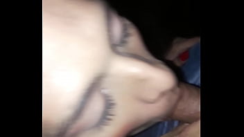 Preview 2 of Hot Blacks Sex Videos - Luna chupando um entragador de pizza na &aacute_rvore glebison gostoso .