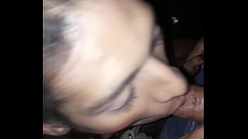 Preview 3 of Hot Blacks Sex Videos - Luna chupando um entragador de pizza na &aacute_rvore glebison gostoso .
