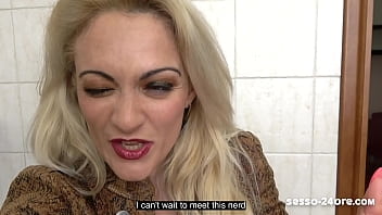 Preview 2 of Tuinv Girl - ITALY&#039_S biggest retard: Wants to fuck MILF and squirts immediately (ITALY): Mary Rider - SESSO-24ORE.com