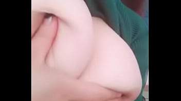Preview 4 of Nude Cam At Work - 揉捏乳房，好玩么？