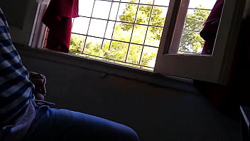 Preview 1 of Spied In - OTRA PAJA FRENTE A LA VENTANA EN CUARENTENA