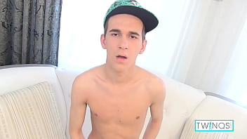 Preview 4 of Pakistani Xxx Sexy Video - Horny Rainbow Boy William Jacks Off His Pretty Pecker On The Sofa!