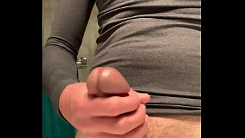 Preview 2 of Xxx Drinking Amateur - Me masturbo hasta acabar rico