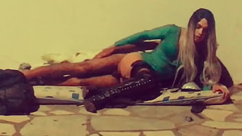 Preview 4 of Girl Fart Smell Boy - UBER FLAGROU MORADOR DE RUA COMENDO O CUZINHO DA SAFADA NA CAL&Ccedil_ADA