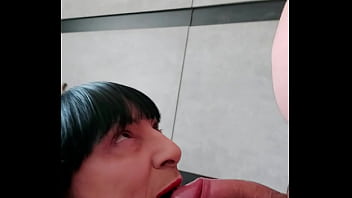 Preview 4 of Hindi Saeks - Adoro mamar o pauzao grosso do marido da vizinha!!