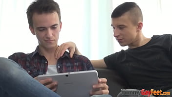 Preview 1 of Vr Ps4 - Twinks licking each others feet