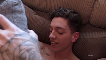 Preview 4 of Hinfi Xxx Video 1986 - Don&#039_t ask how I get guy who have never even done vids before to be this sleazy right away cos I don&#039_t know the answer LOL