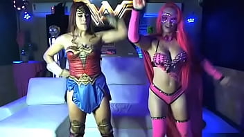 Preview 1 of Xxxx Muve - ESPECIAL SUPER HER&Oacute_IS - SUPER PINK VS MULHER MARAVILHA Com participa&ccedil_&atilde_o de Marsha Love