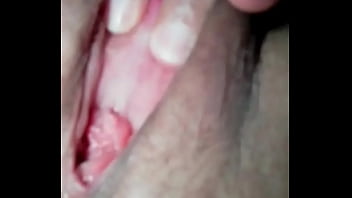 Preview 1 of Very Samll Girl Sec - Troia gode infilandosi le dita in ogni buco
