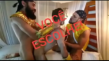 Preview 4 of Afrikan Xxx Hd Full Video - Os Play Boy pegou o Sult&atilde_o de jeito e quase arrega&ccedil_ar&atilde_o ele na rola