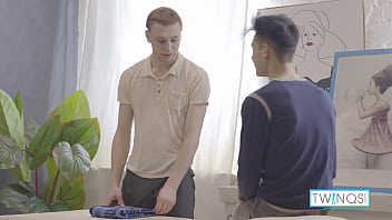 Preview 1 of Sanny Layyon - Hot Masseur Michael Bangs His Client Logan With His Big Twinky Tool!