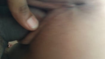 Preview 3 of Babu Mom - Um close na buceta da gostosa