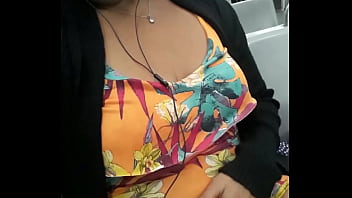 Preview 2 of Teen Age Sexvt - SAPECA SEM CALCINHA NO METRO RIO O QUE SER&Aacute_ QUE ELA APRONTOU ???