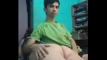 Preview 1 of Xxx With Mom Dubbing In Hindi - Le acaricio la cola