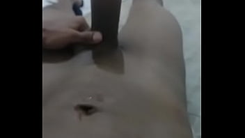 Preview 1 of Boy N Bibi - Novinho batendo uma por grana
