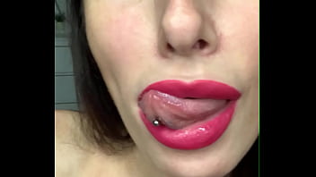 Preview 2 of Ripgal Sex Video - Sweet lips of porn star Liza Virgin drool