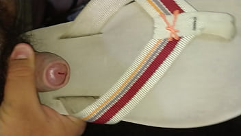 Preview 2 of Port Cock Sex - Punheta com Chinelo