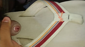 Preview 3 of Port Cock Sex - Punheta com Chinelo