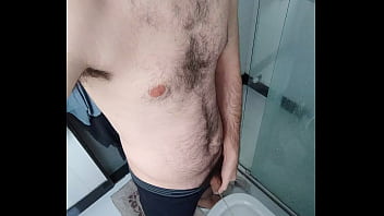 Preview 3 of Public Scat Sex - Peludo dando aquela MIJADA