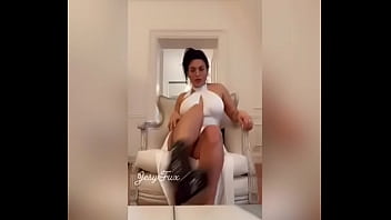 Preview 1 of Ashika Patel - Me caliento y me meto el dildo