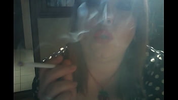 Preview 1 of Krmz Seksi Porno - British BBW Tina Snua Smokes With Dangling,  Drifts,  Nose &amp_ Cone Exhales