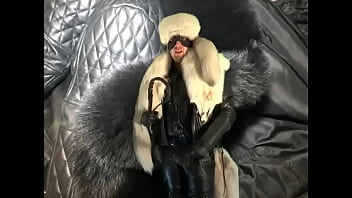 Preview 1 of Talugu Room Sex - LECKT MEINE BOOTS SAUBER
