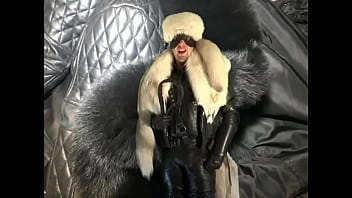 Preview 4 of Talugu Room Sex - LECKT MEINE BOOTS SAUBER