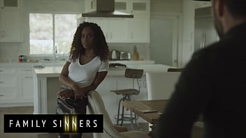 Preview 1 of Xxl Gerls - (Scarlit Scandal) Persuades (Tommy Pistol) To Show Her How Talented He Is - Family Sinners