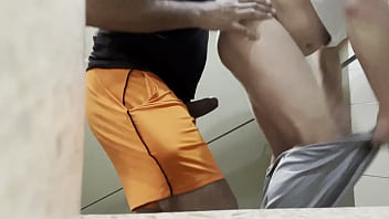 Preview 2 of Mom Fuckingm Forcly - Sindico flagrou na escada de incendio