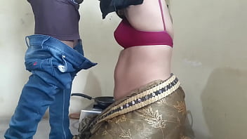 Preview 2 of Untill Pee - मॉर्निंग में मेड को खाना बनाते टाइम कुतिया बनाकर चोदा XXX maid Fuck