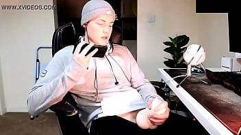 Preview 3 of Barzzers Porn - Masturbating While On The Phone With Girl