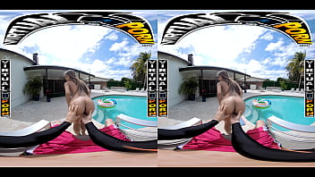 Preview 3 of Sexfree Amatuer Xxx Video 2000 - VIRTUALPORN.COM - Poolside Pussy With Clara Trinity